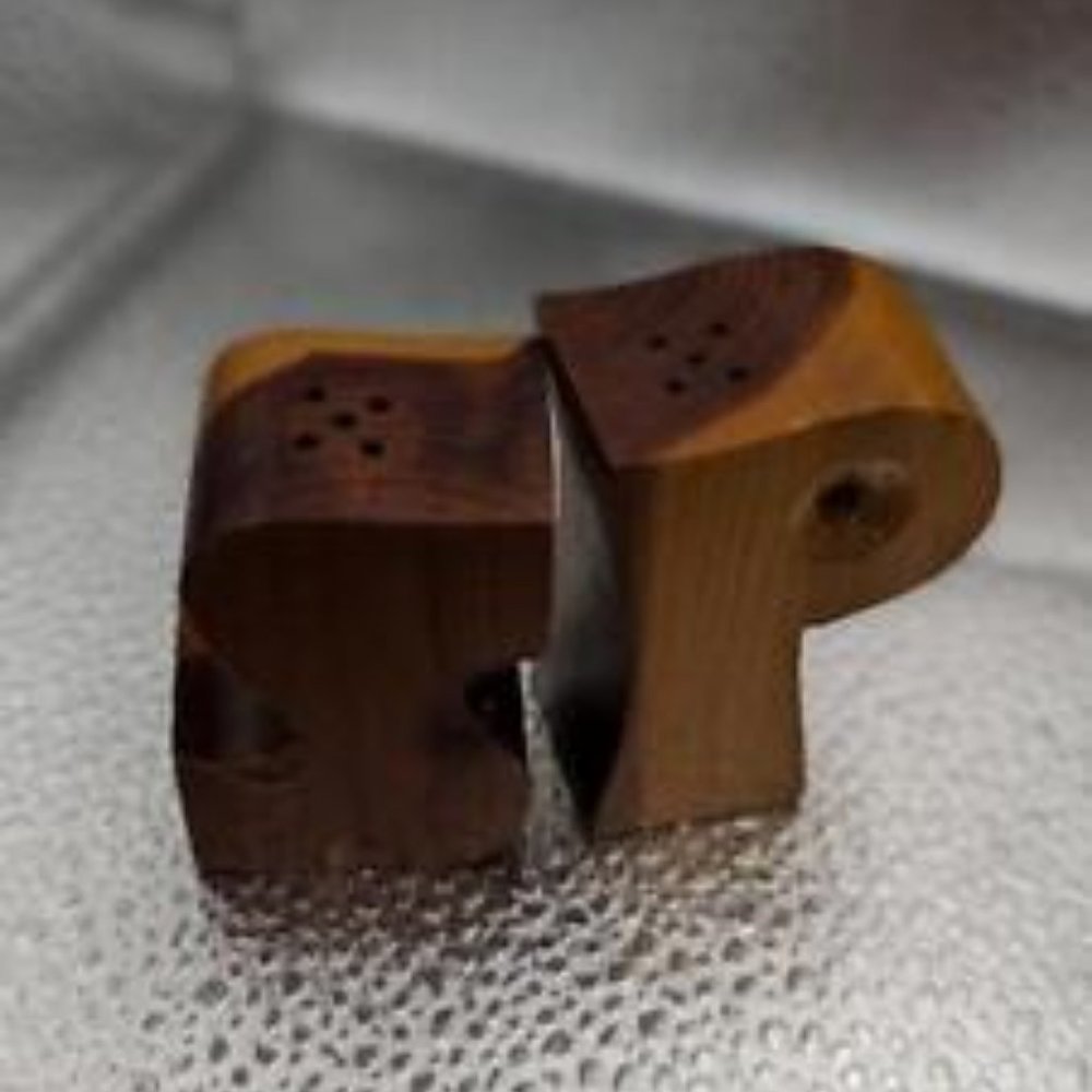 VINTAGE WOOD BOHO LETTER 'S & 'P' SALT AND PEPPER SHAKERS